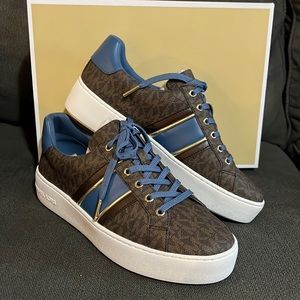 Poppy stripe lace up Michael Kors  shoes canvas size 9
